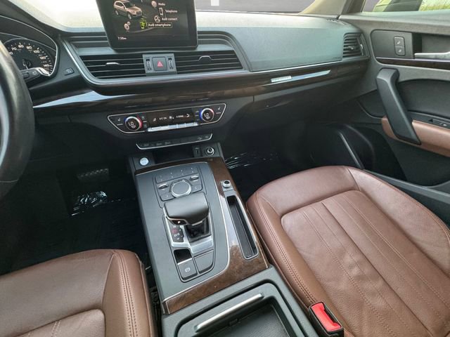 Used 2019 Audi Q5 2.0T Premium w/ Convenience Package AWD/4WD image 3