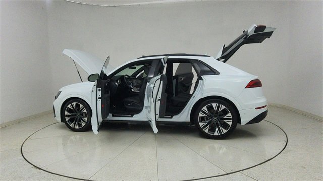 Used 2025 Audi Q8 Prestige w/ Prestige Package image 75