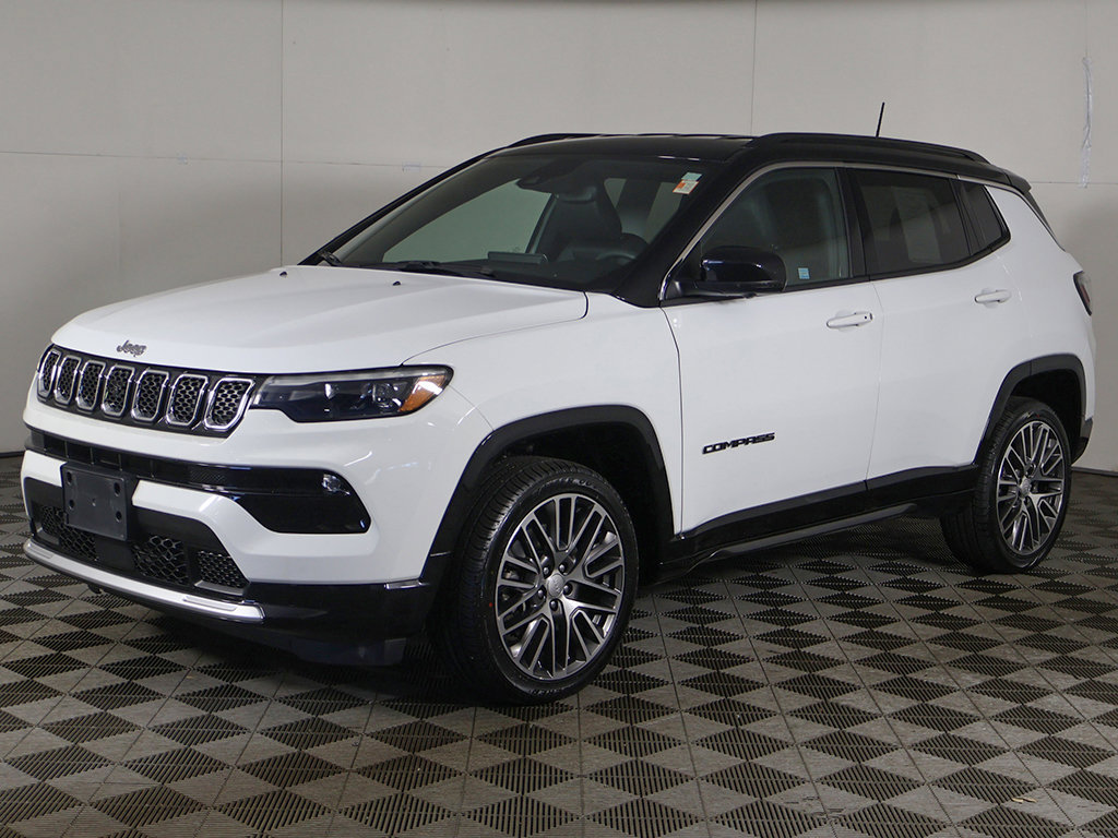 Used 2023 Jeep Compass Limited w/ Elite Group AWD/4WD image 9