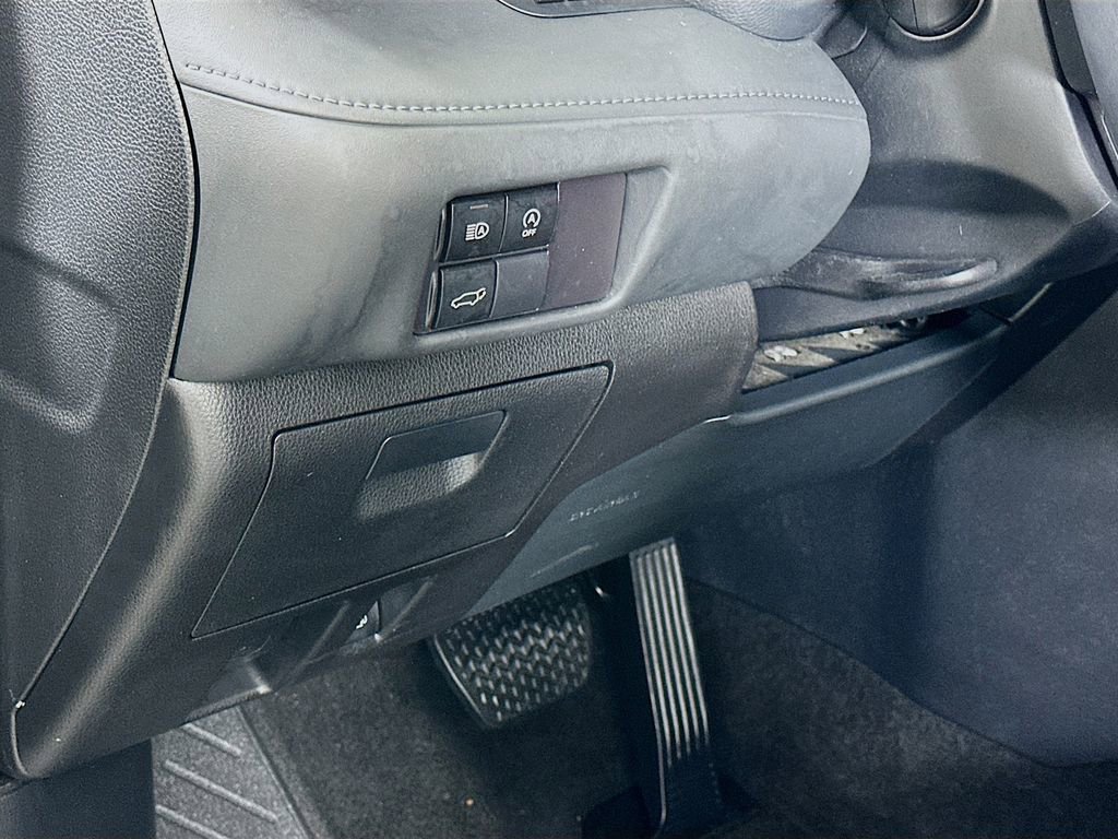 Used 2023 Toyota Highlander LE image 10