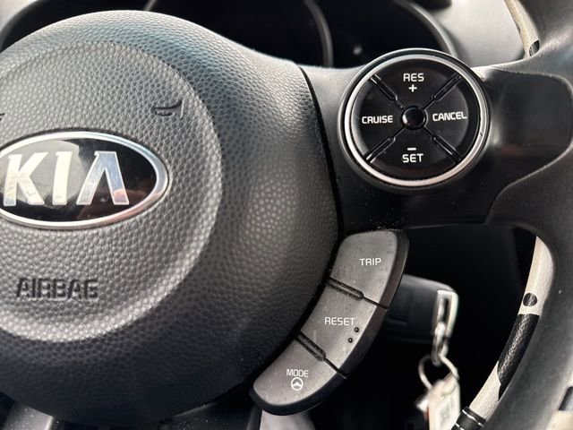 Used 2015 Kia Soul + FWD image 18