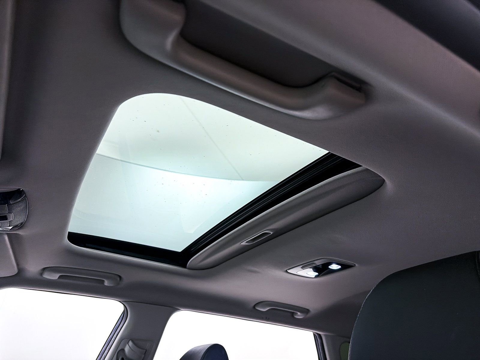 Certified 2022 Kia Seltos EX image 3