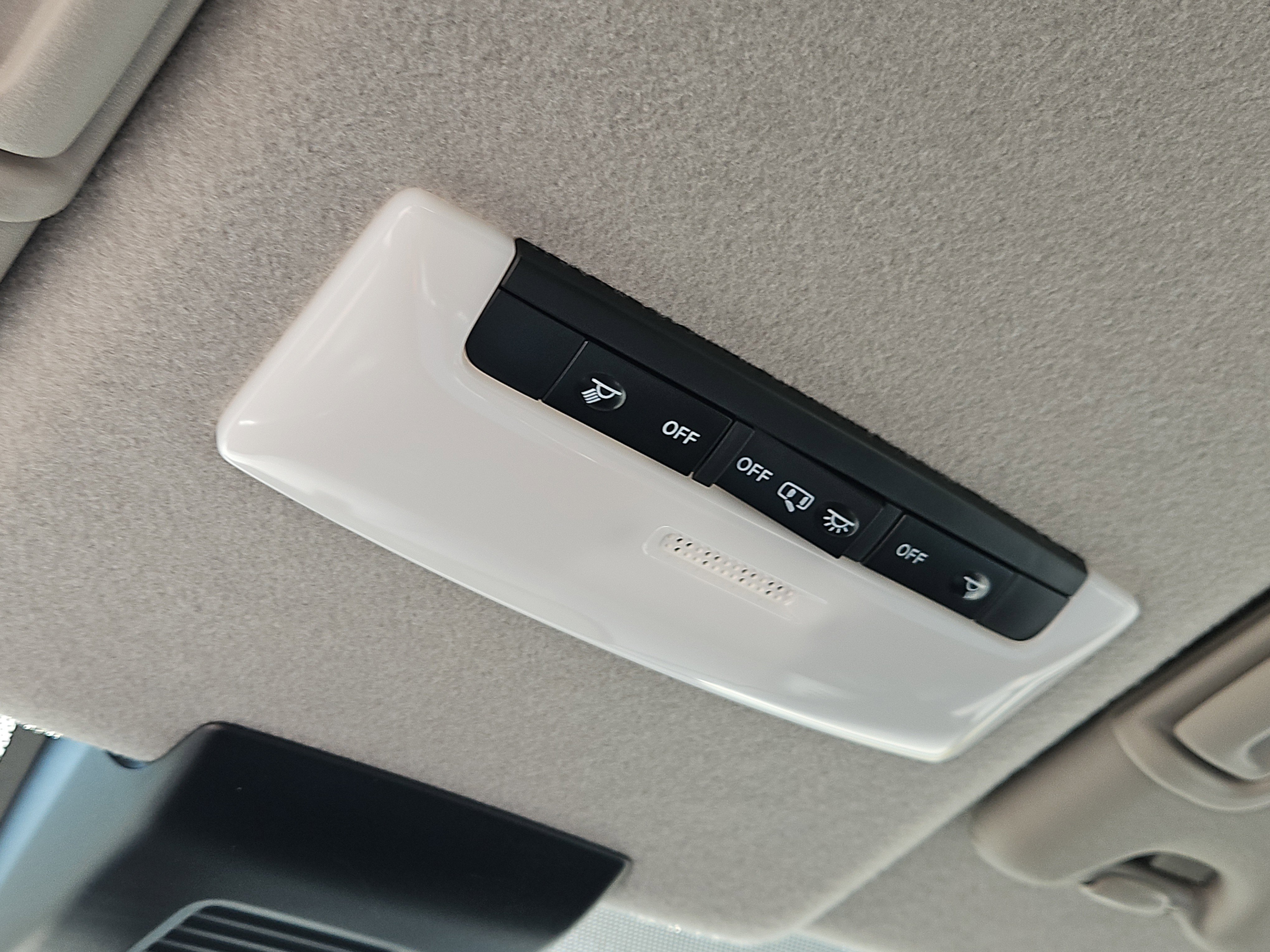 Used 2025 Nissan Kicks Play S FWD image 20