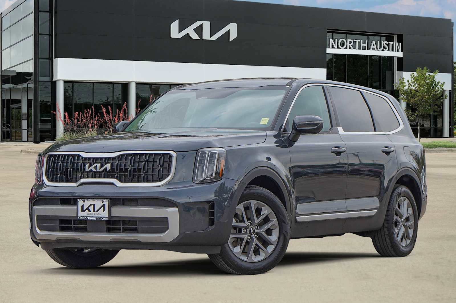 Used 2024 Kia Telluride LX