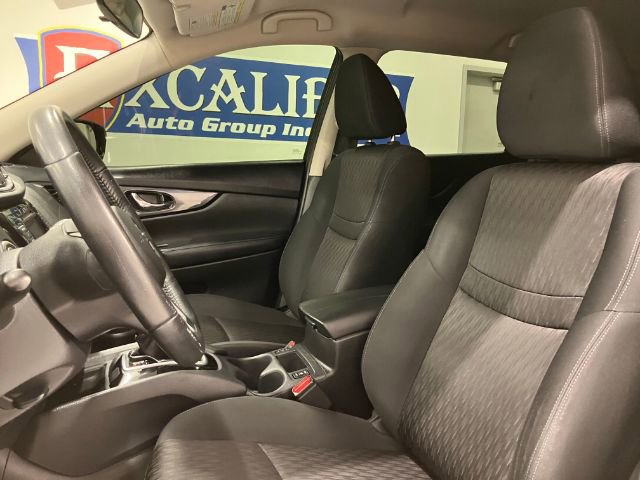 Used 2018 Nissan Rogue SV image 20