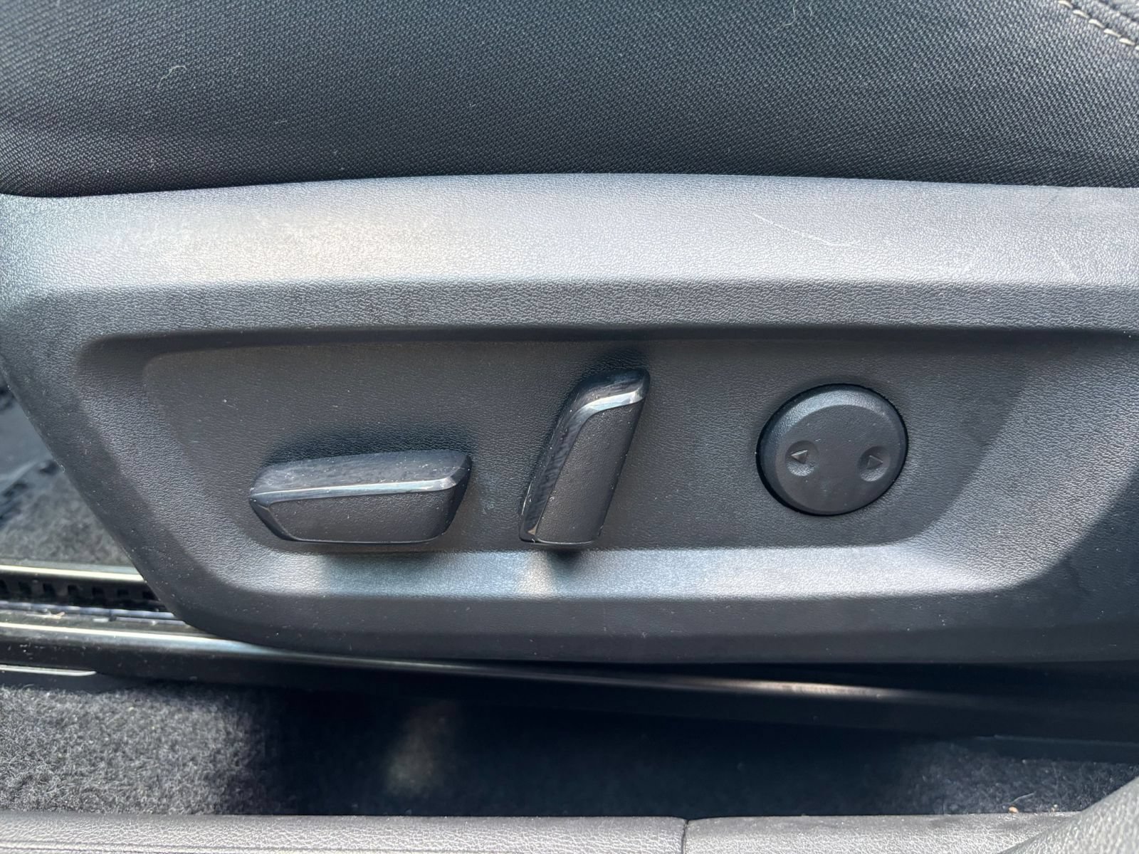 Used 2025 Nissan Rogue SV FWD image 22