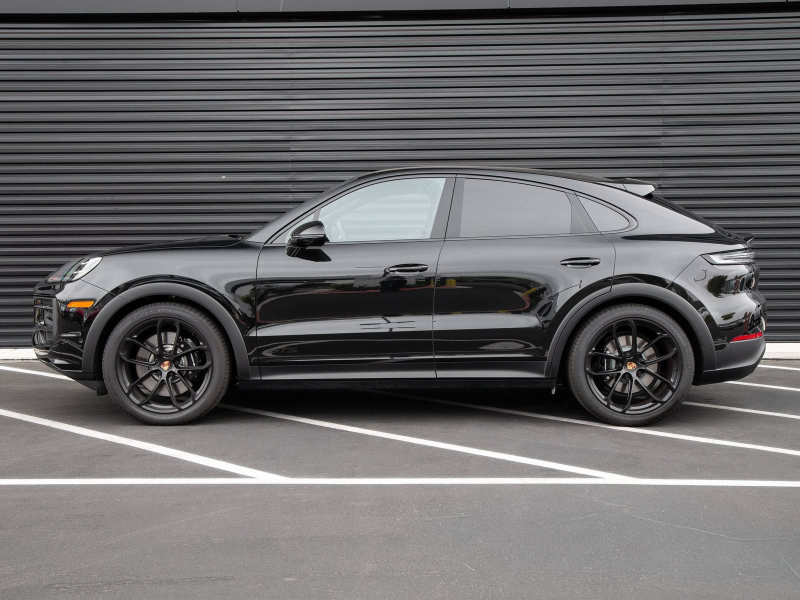 Certified 2026 Porsche Cayenne GTS AWD/4WD image 2