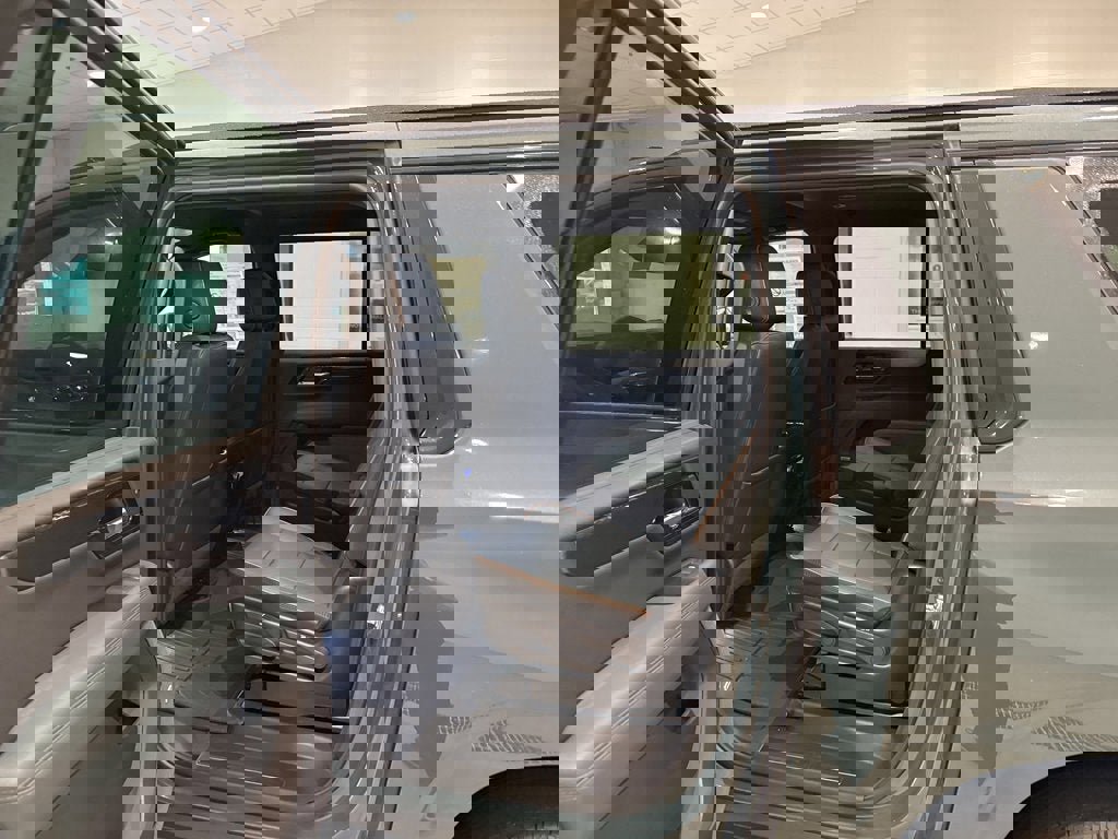 New 2026 GMC Yukon XL AT4 w/ LPO, Floor Liner Package image 21