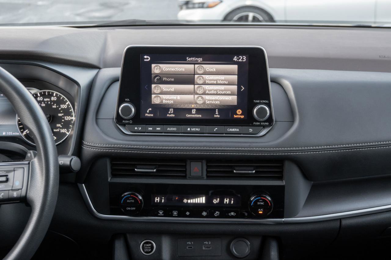 Used 2023 Nissan Rogue SV image 26