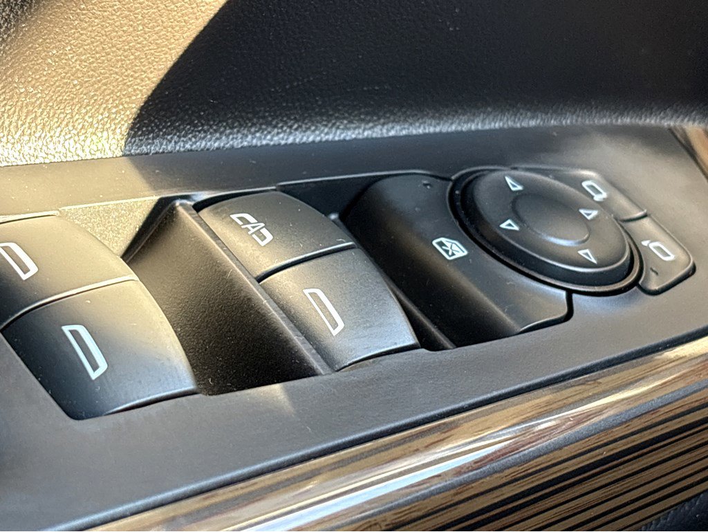 Used 2023 GMC Acadia SLE w/ Driver Convenience Package image 26