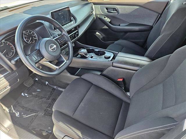 Used 2023 Nissan Rogue S image 9