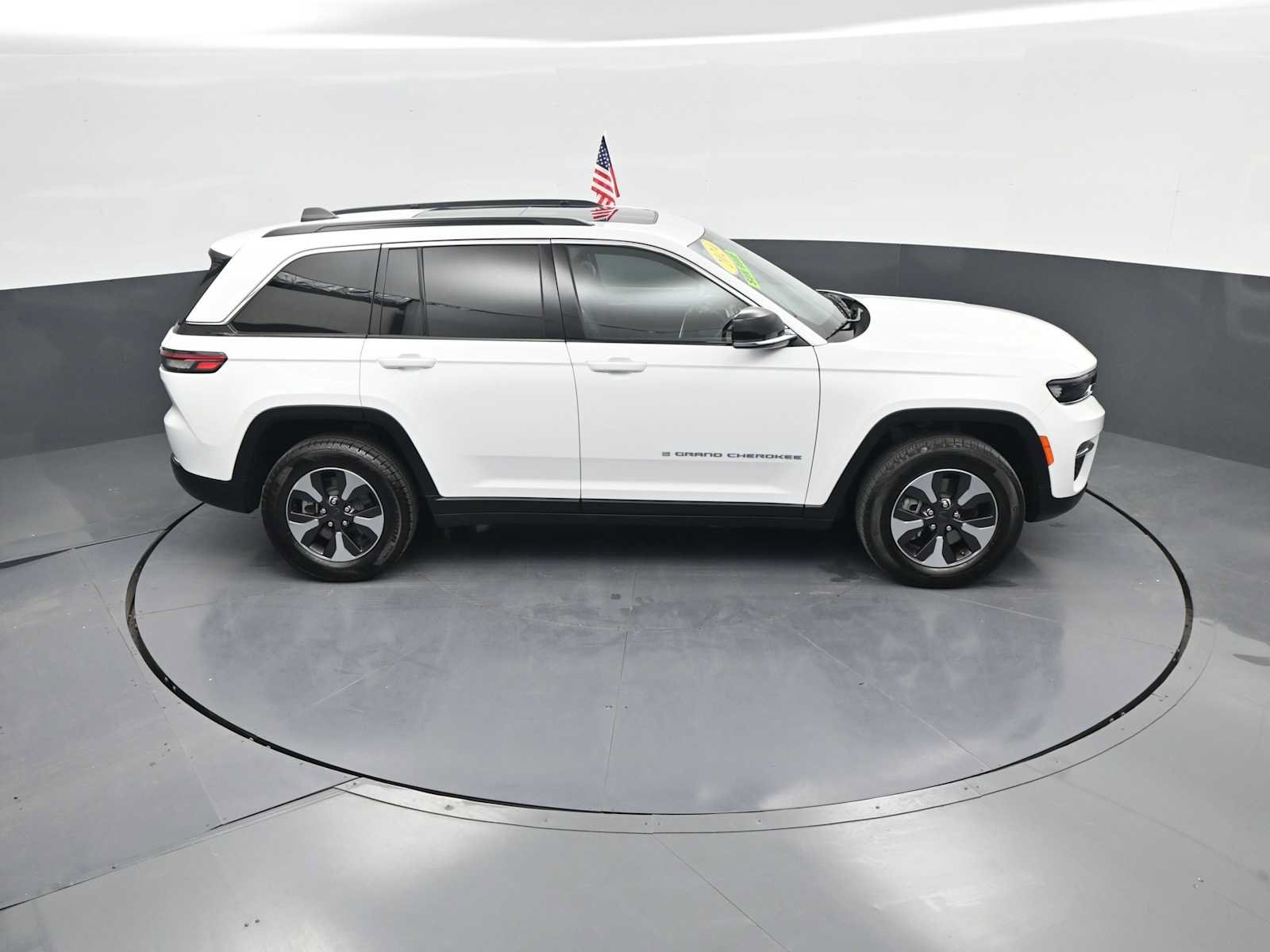 Used 2024 Jeep Grand Cherokee Limited 4xe AWD/4WD image 18