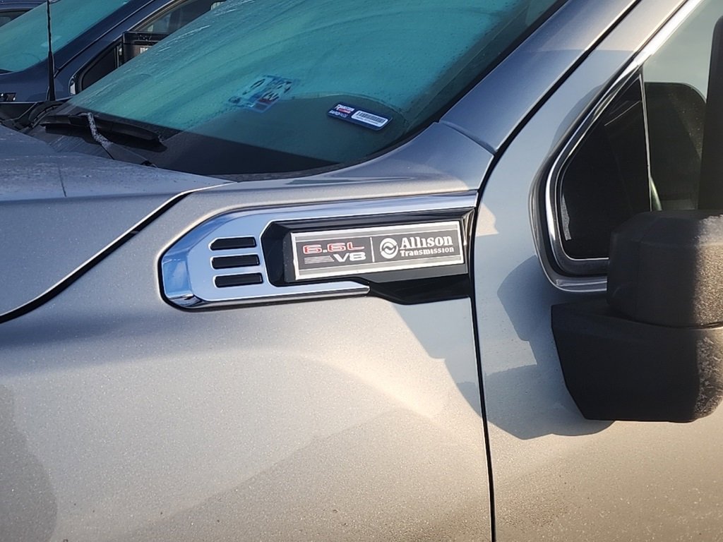 Used 2024 GMC Sierra 2500 SLE w/ SLE Value Package; image 3