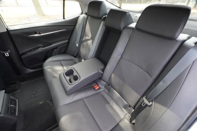 Used 2025 Toyota Camry XLE image 30