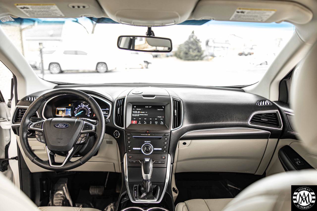 Used 2016 Ford Edge Titanium w/ Technology Package AWD/4WD image 17