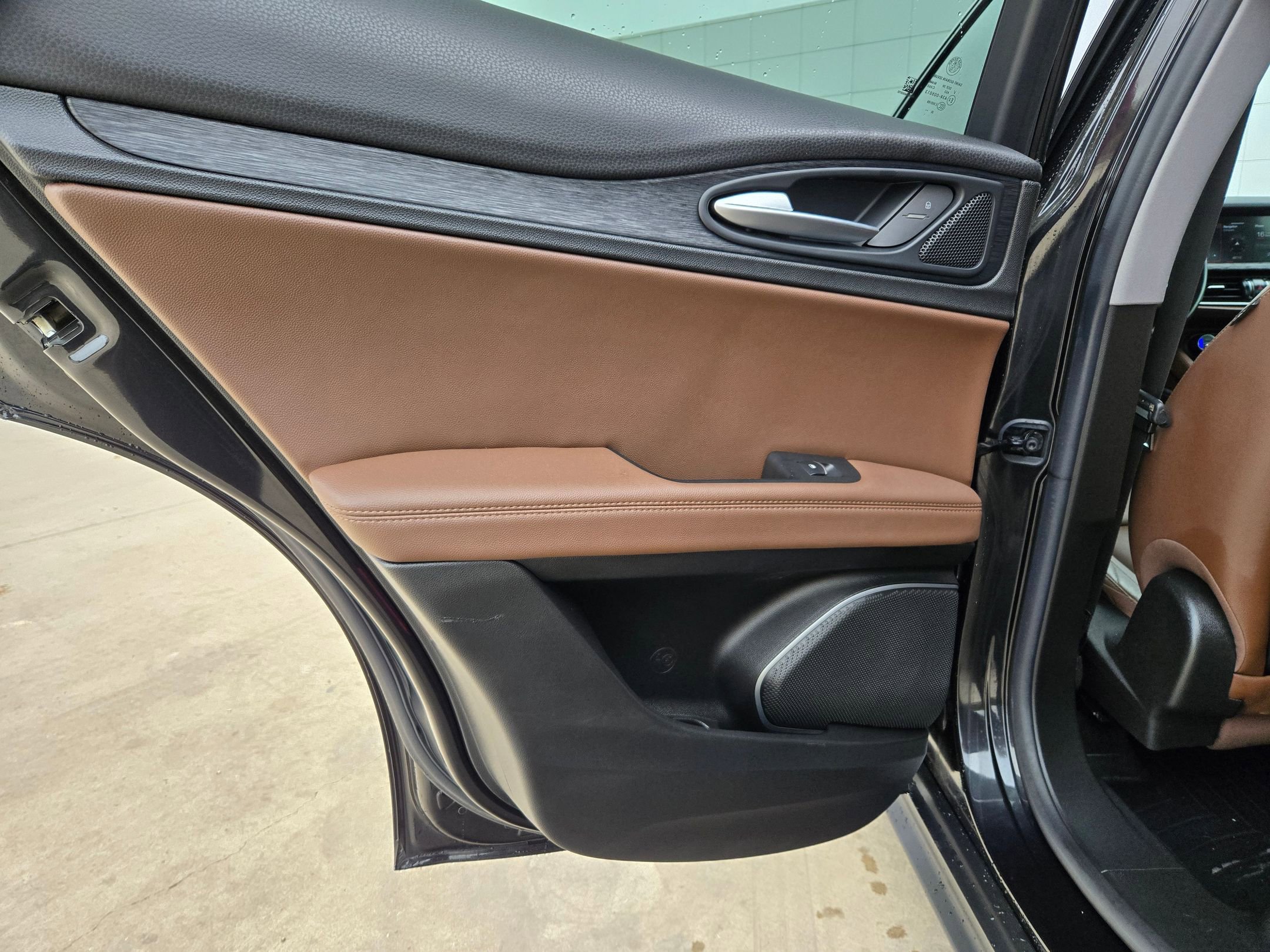 Used 2021 Alfa Romeo Stelvio Sprint w/ Nero Edizione image 15