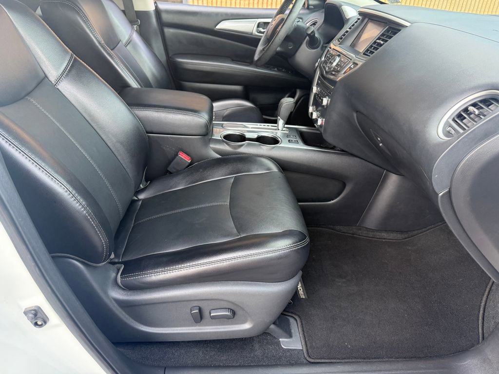 Used 2020 Nissan Pathfinder SL image 24