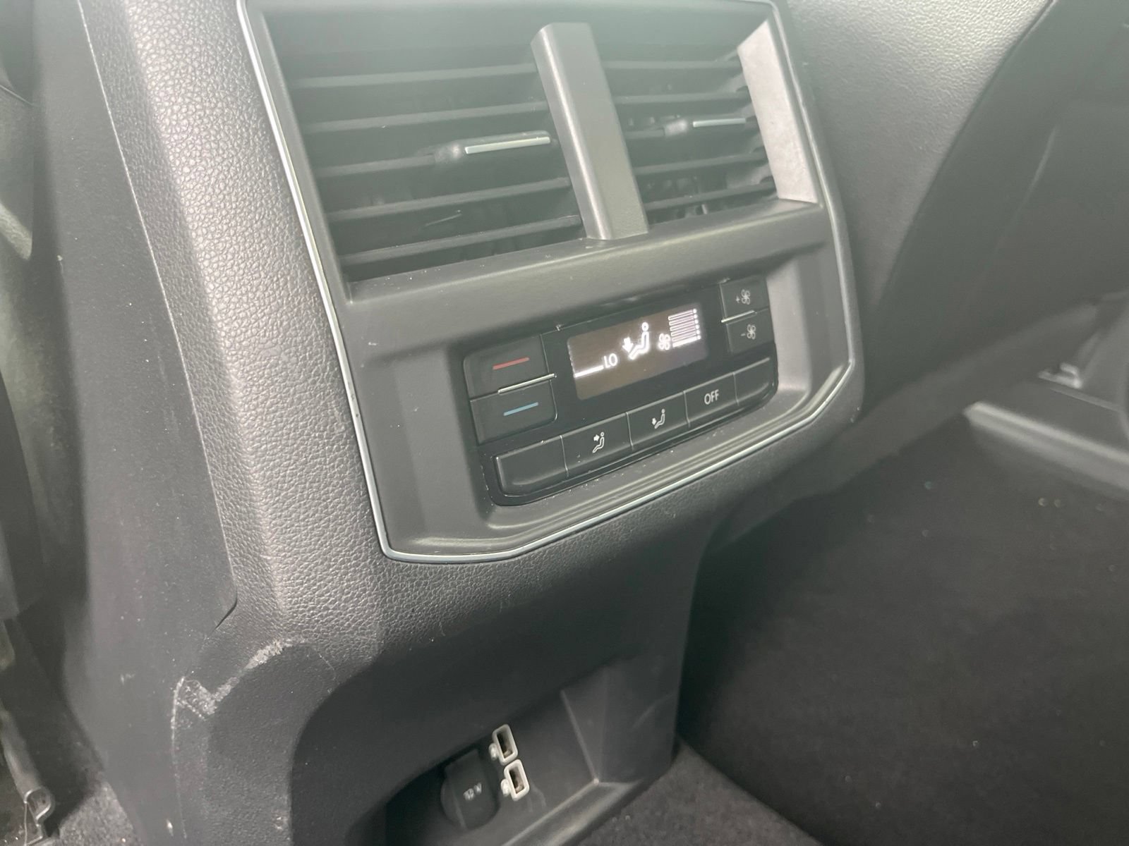 Used 2018 Volkswagen Atlas SE FWD image 28