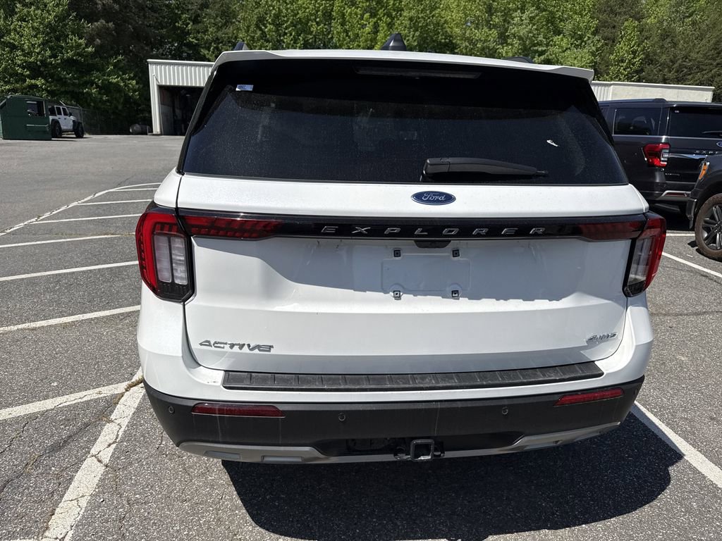 Used 2025 Ford Explorer Active w/ Active Comfort Package AWD/4WD image 18