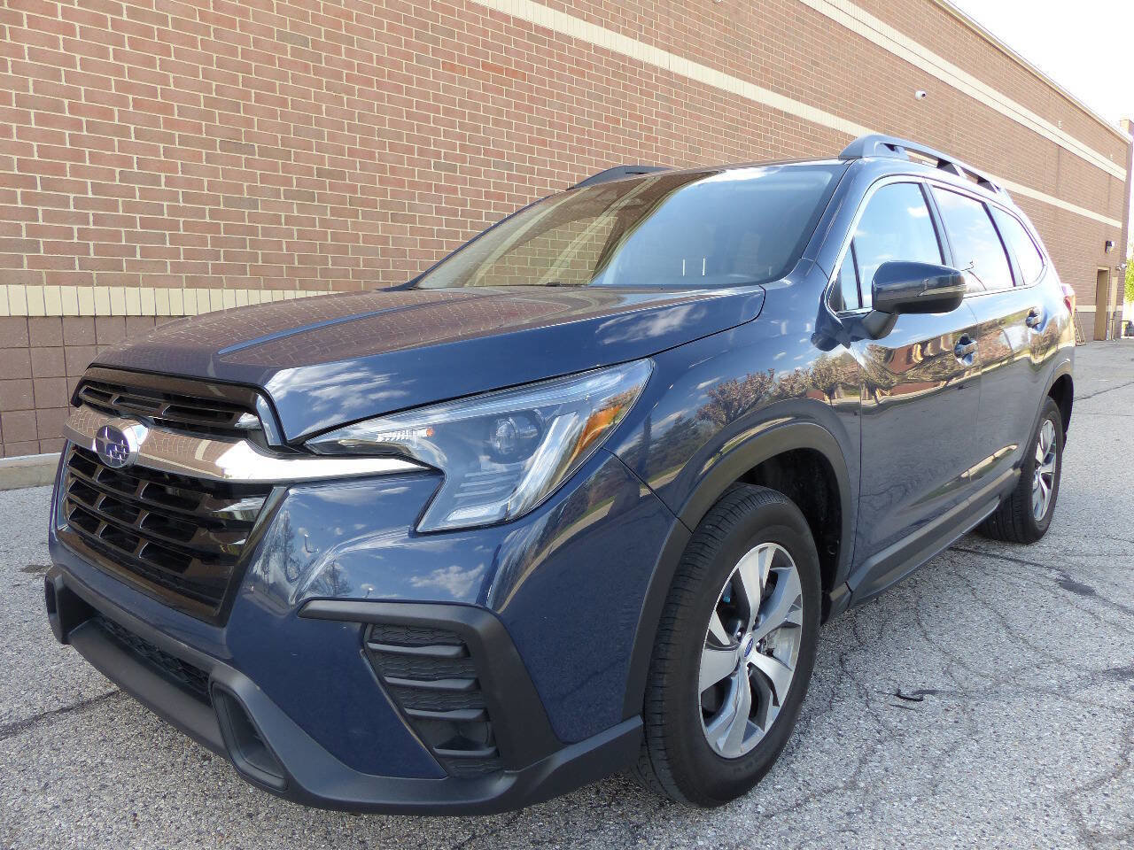 Used 2023 Subaru Ascent Premium w/ Convenience Package AWD/4WD image 7