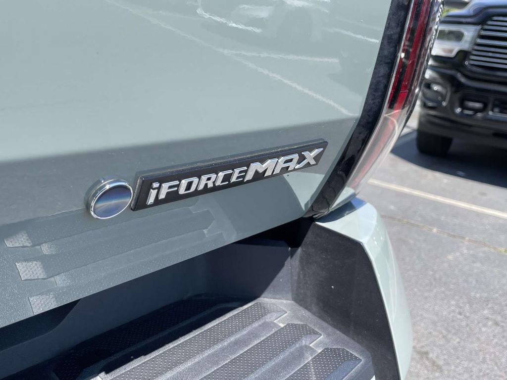 Used 2025 Toyota Tundra Platinum image 10