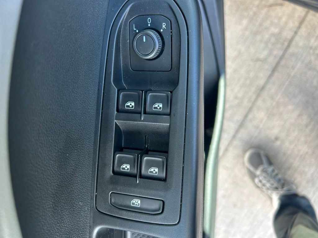 Certified 2023 Volkswagen Taos S FWD image 21