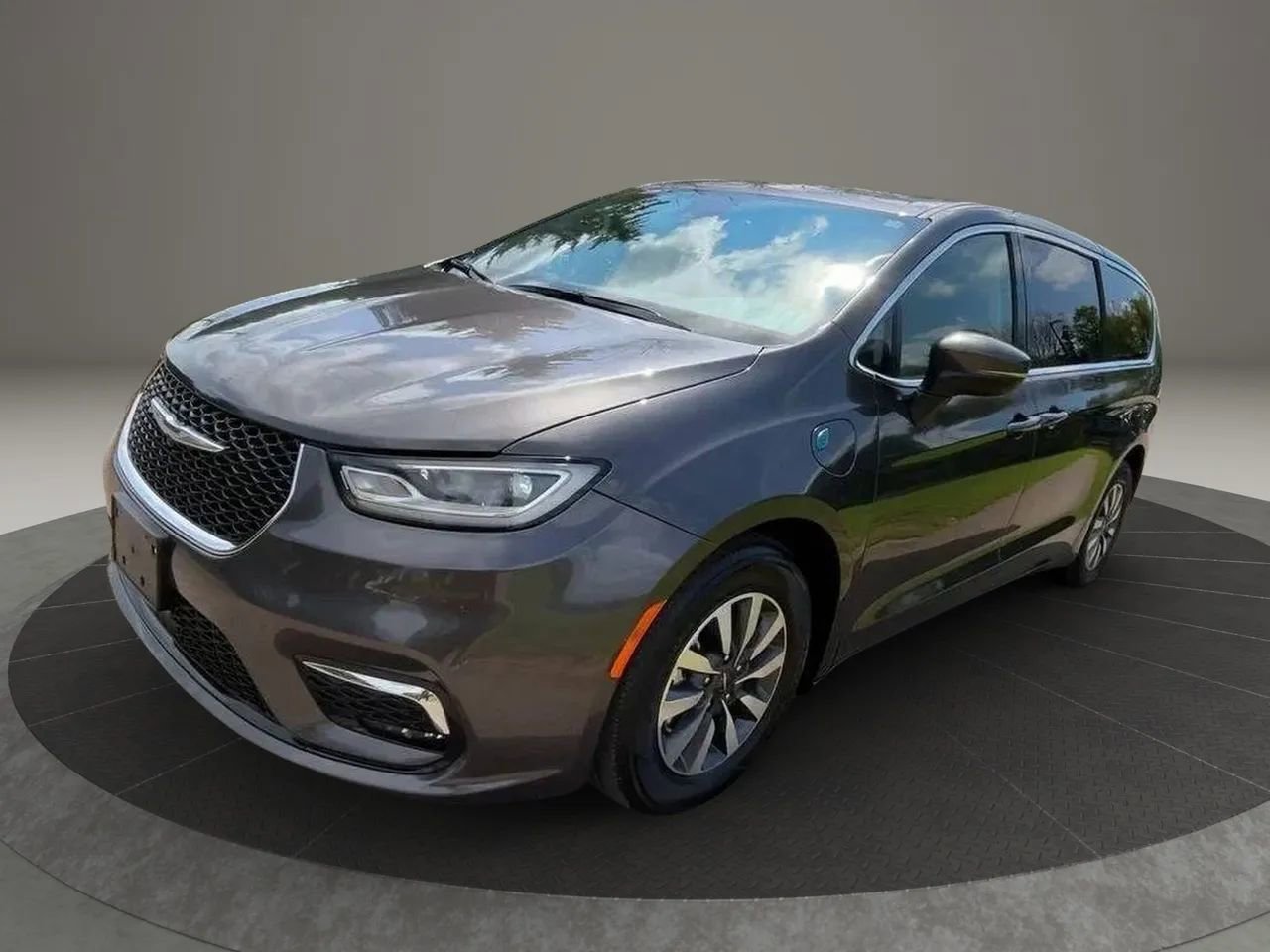 Used 2023 Chrysler Pacifica Touring-L FWD image 26