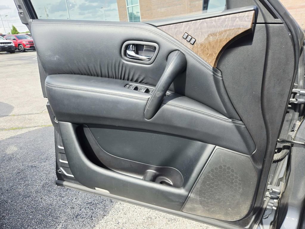 Used 2015 INFINITI QX80 4WD w/ Driver's Assistance Package image 18