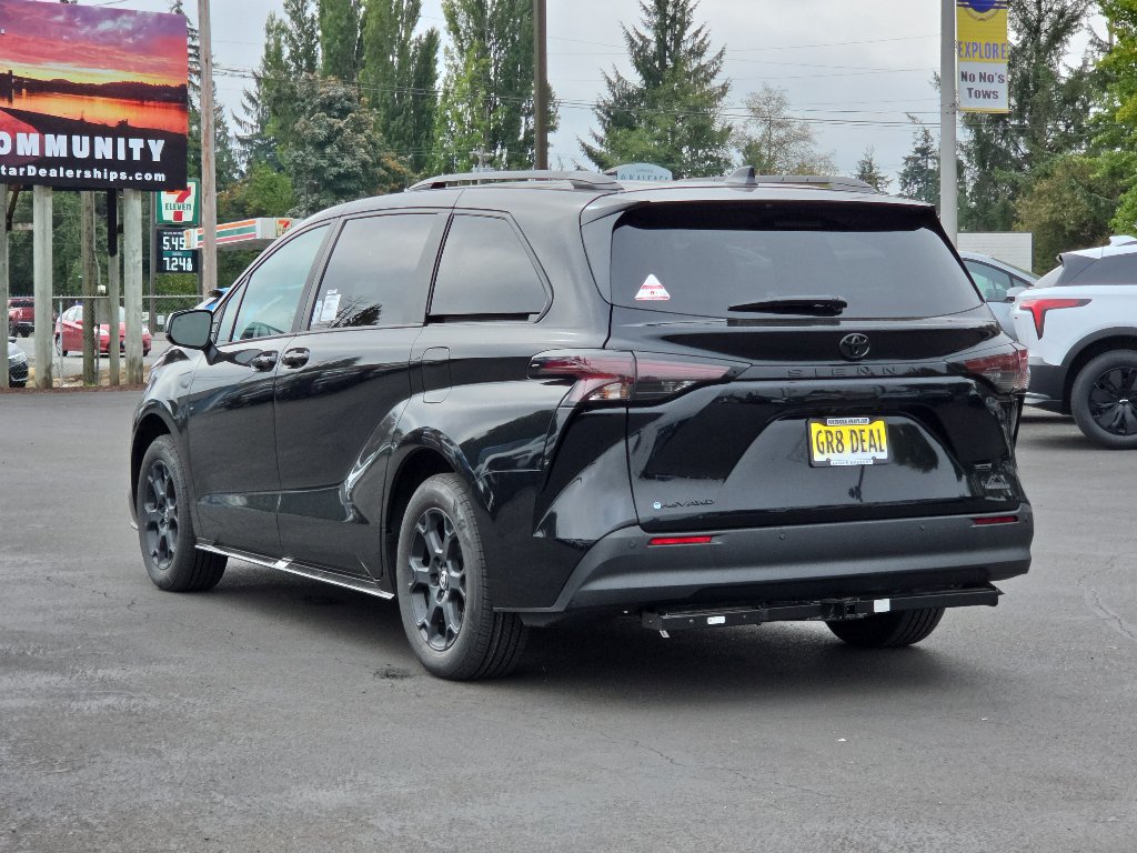 New 2026 Toyota Sienna XLE Woodland Edition AWD/4WD image 4
