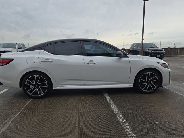 Used 2025 Nissan Sentra SR w/ SR Premium Package FWD image 4
