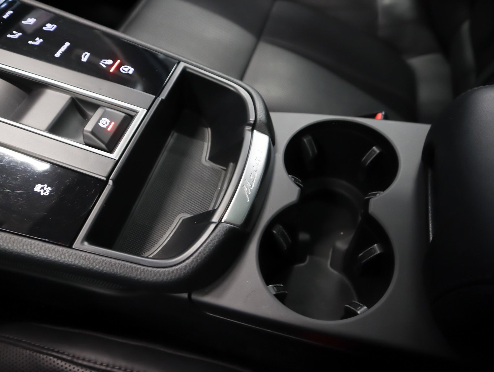 Certified 2024 Porsche Macan Turbo w/ Premium Plus Package image 16