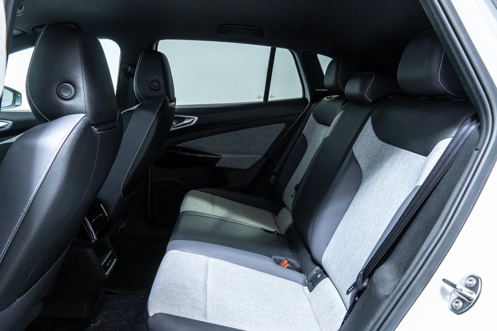 Used 2023 Volkswagen ID.4 Pro image 23