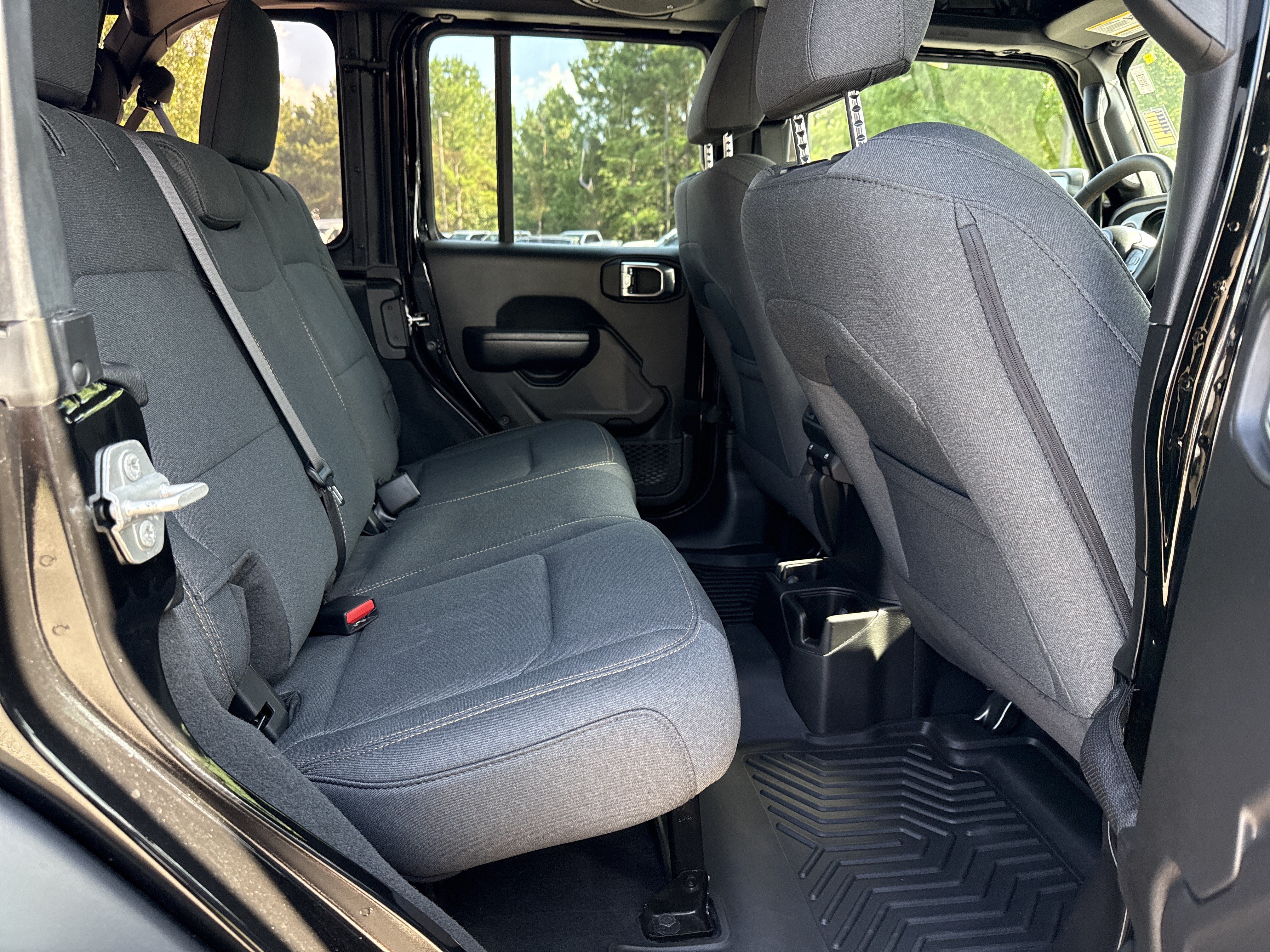 Used 2024 Jeep Wrangler Unlimited Sport AWD/4WD image 15