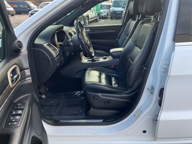Used 2017 Jeep Grand Cherokee Overland image 23
