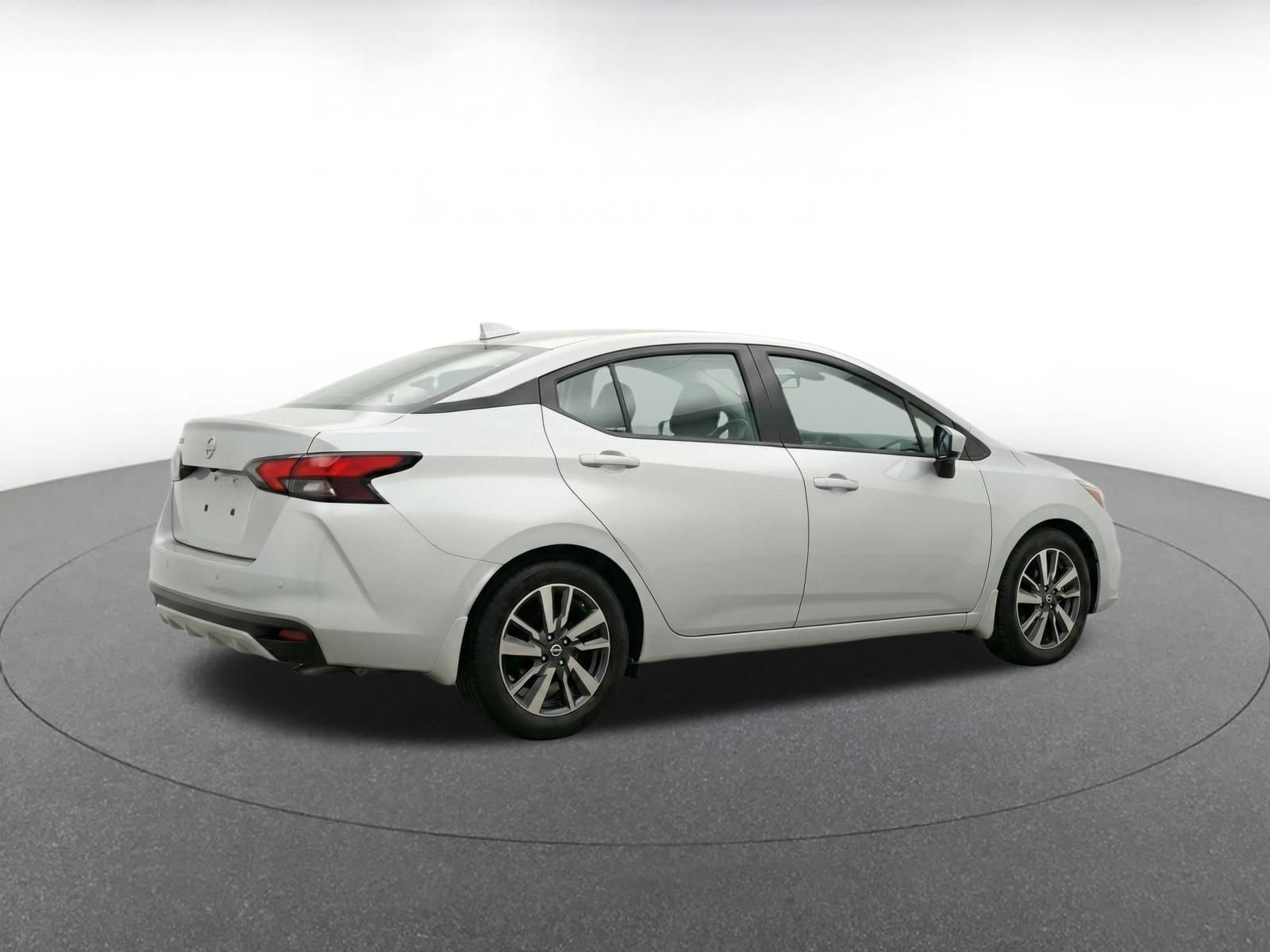 Used 2025 Nissan Versa SV FWD image 9