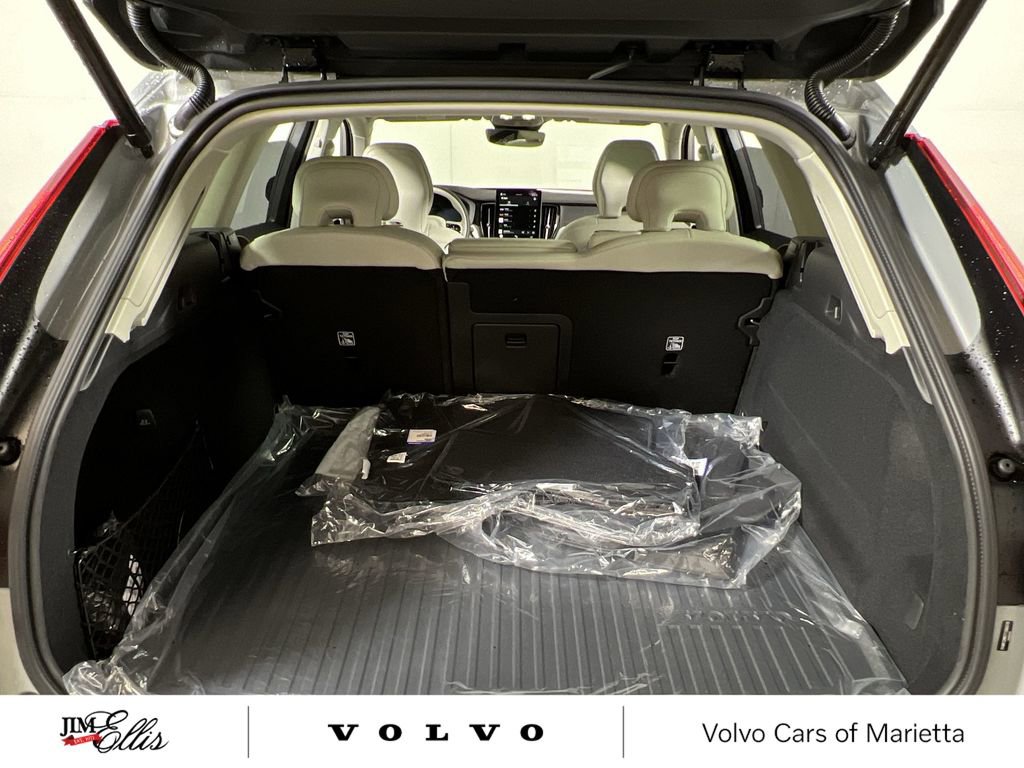 New 2026 Volvo XC60 B5 Ultra w/ Protection Package Premier image 21