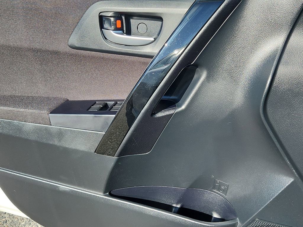 Used 2018 Toyota Corolla iM w/ Carpet Mat Package (TMS) FWD image 7