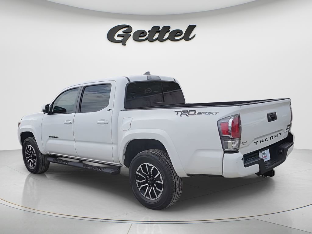 Used 2022 Toyota Tacoma TRD Sport w/ Technology Package image 3