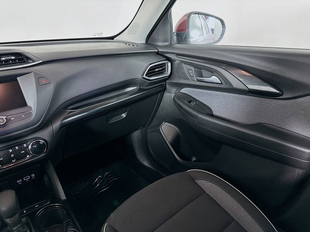 Used 2023 Chevrolet TrailBlazer LT image 29