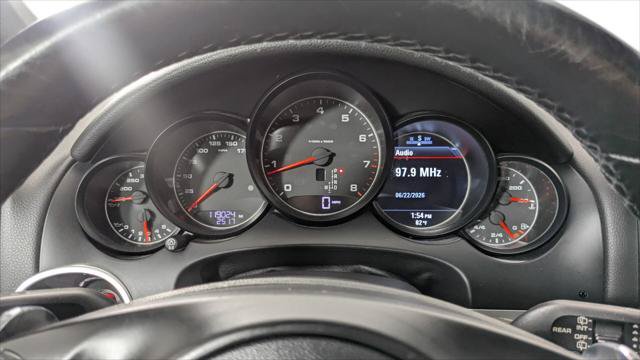 Used 2014 Porsche Cayenne Platinum Edition AWD/4WD image 23