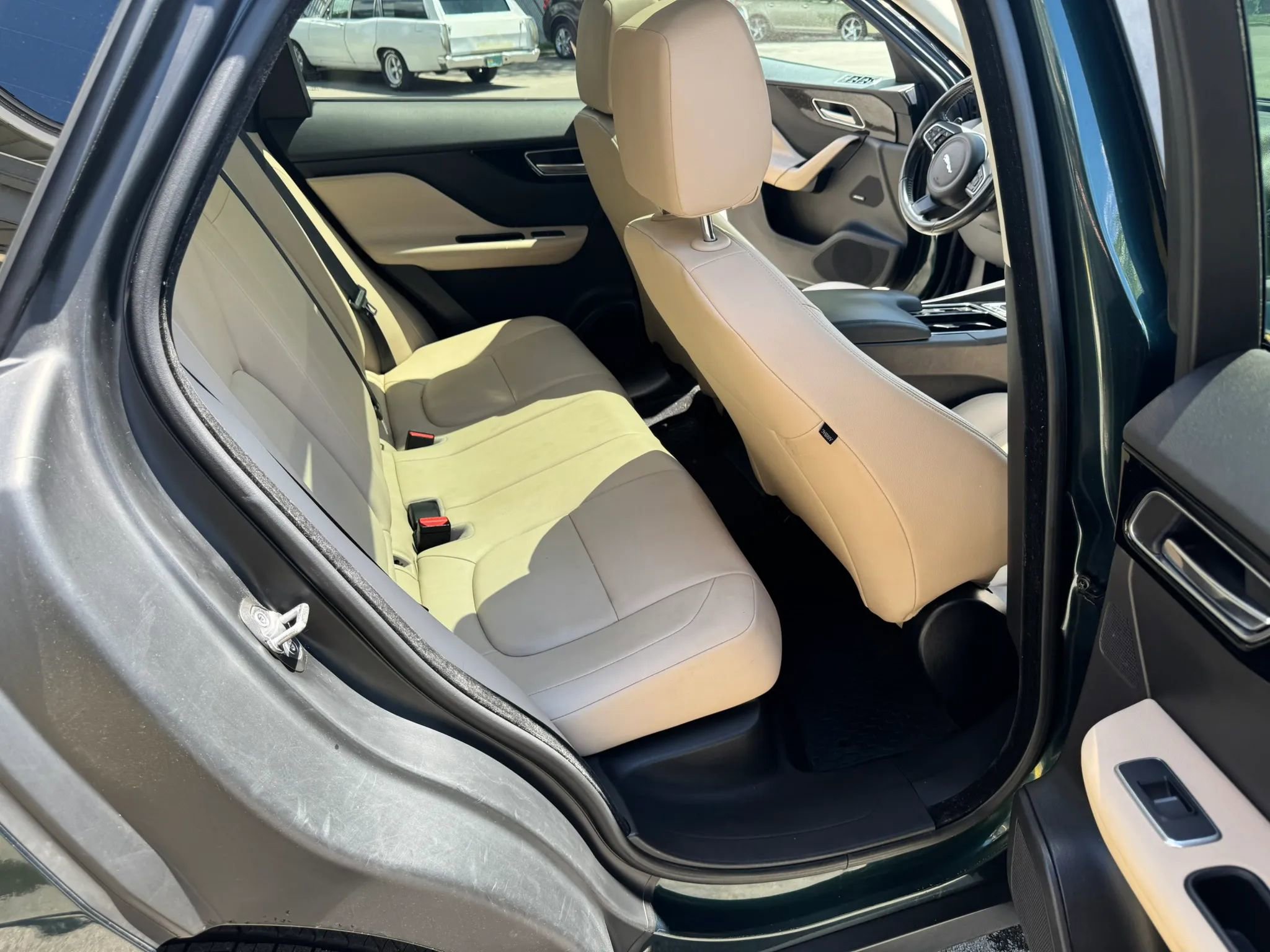 Used 2018 Jaguar F-PACE Premium AWD/4WD image 22