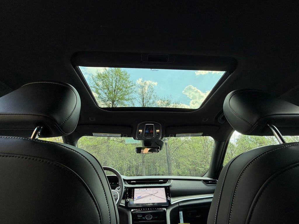 New 2026 Jeep Grand Cherokee Altitude AWD/4WD image 26
