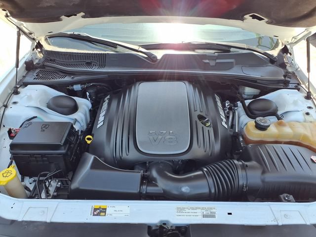 Used 2014 Dodge Challenger R/T RWD image 9