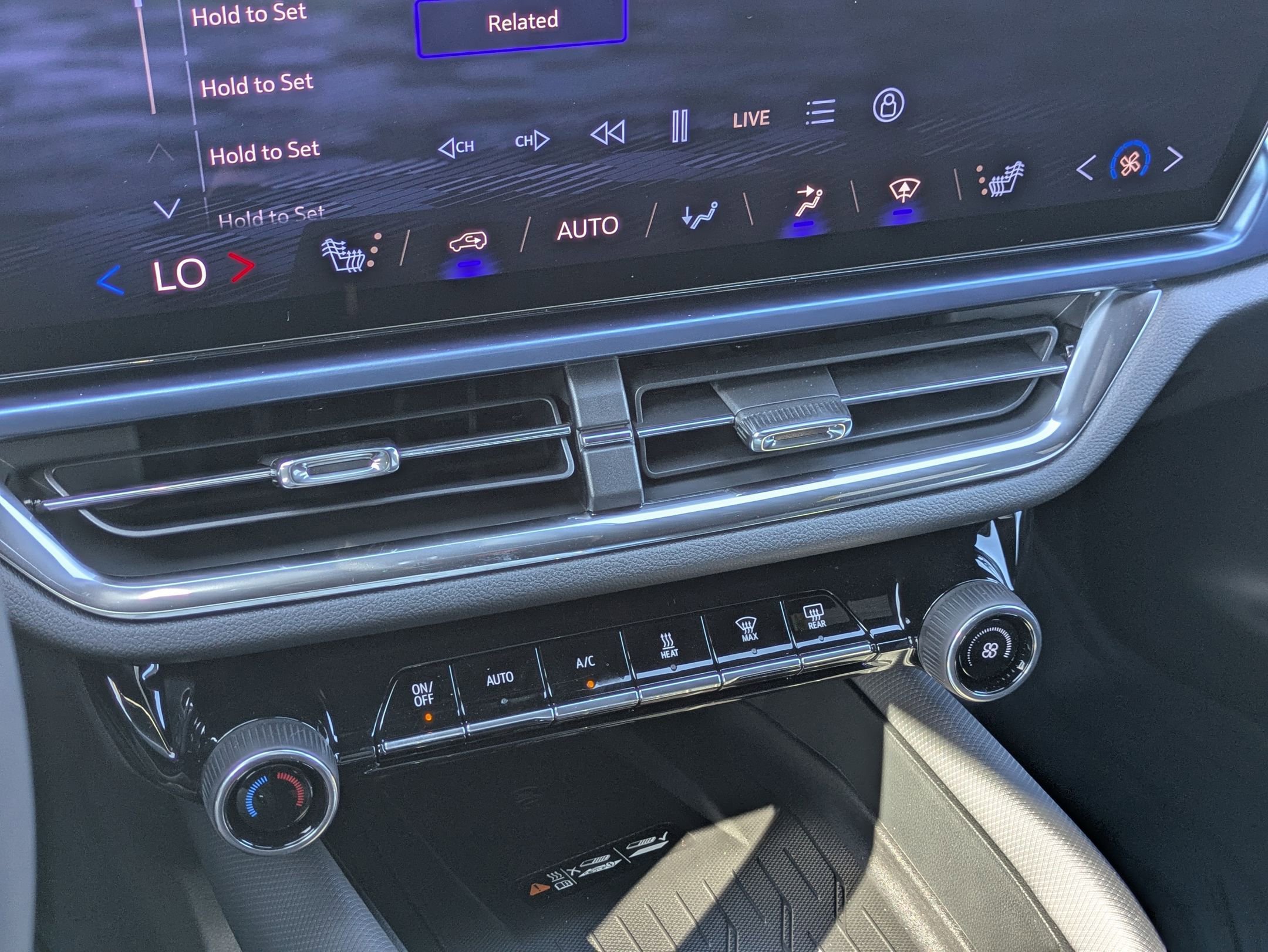 Used 2026 Chevrolet Equinox EV LT w/ LPO, All-Weather Mat Package image 18