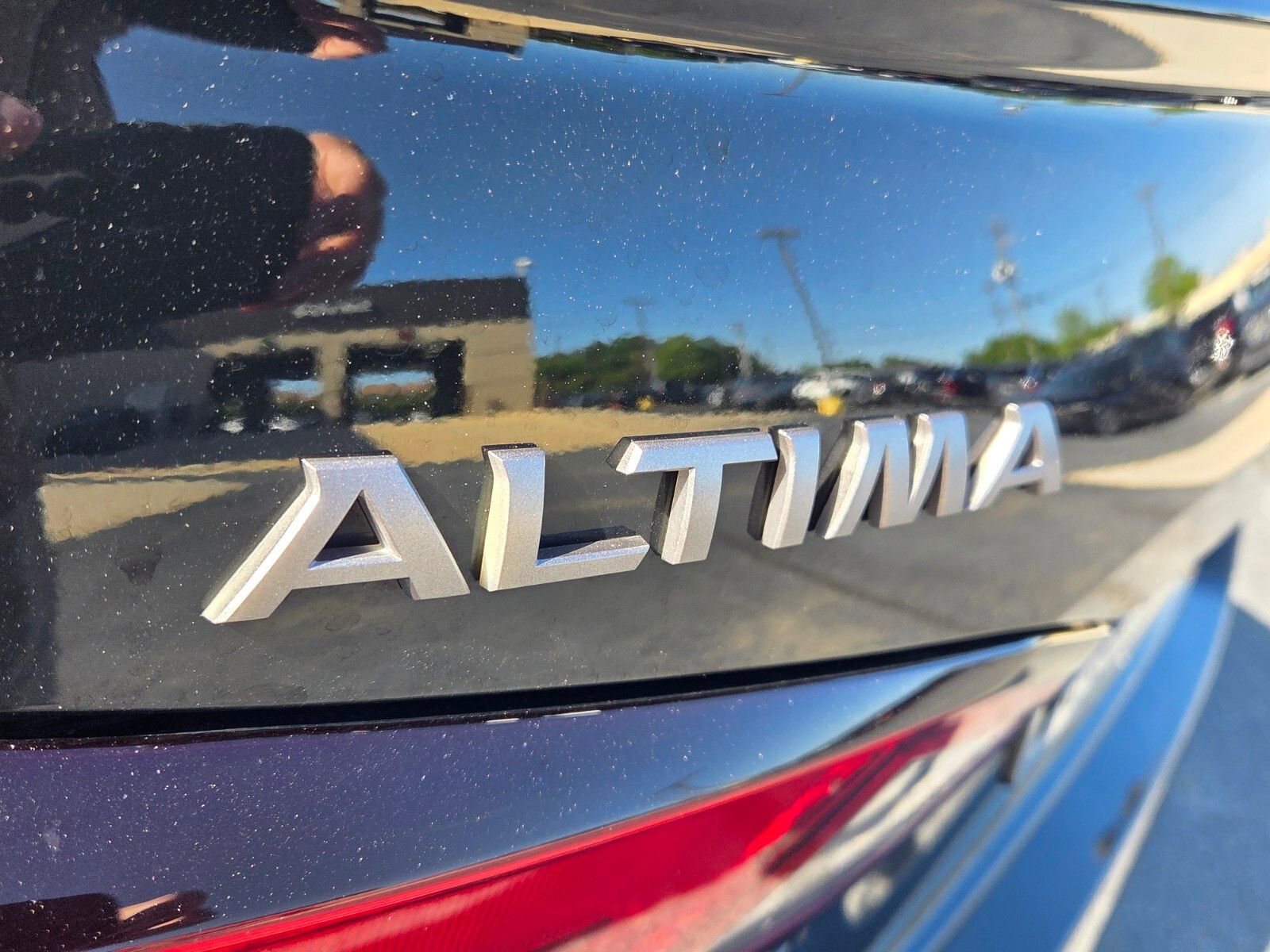 Used 2025 Nissan Altima 2.5 SV image 11