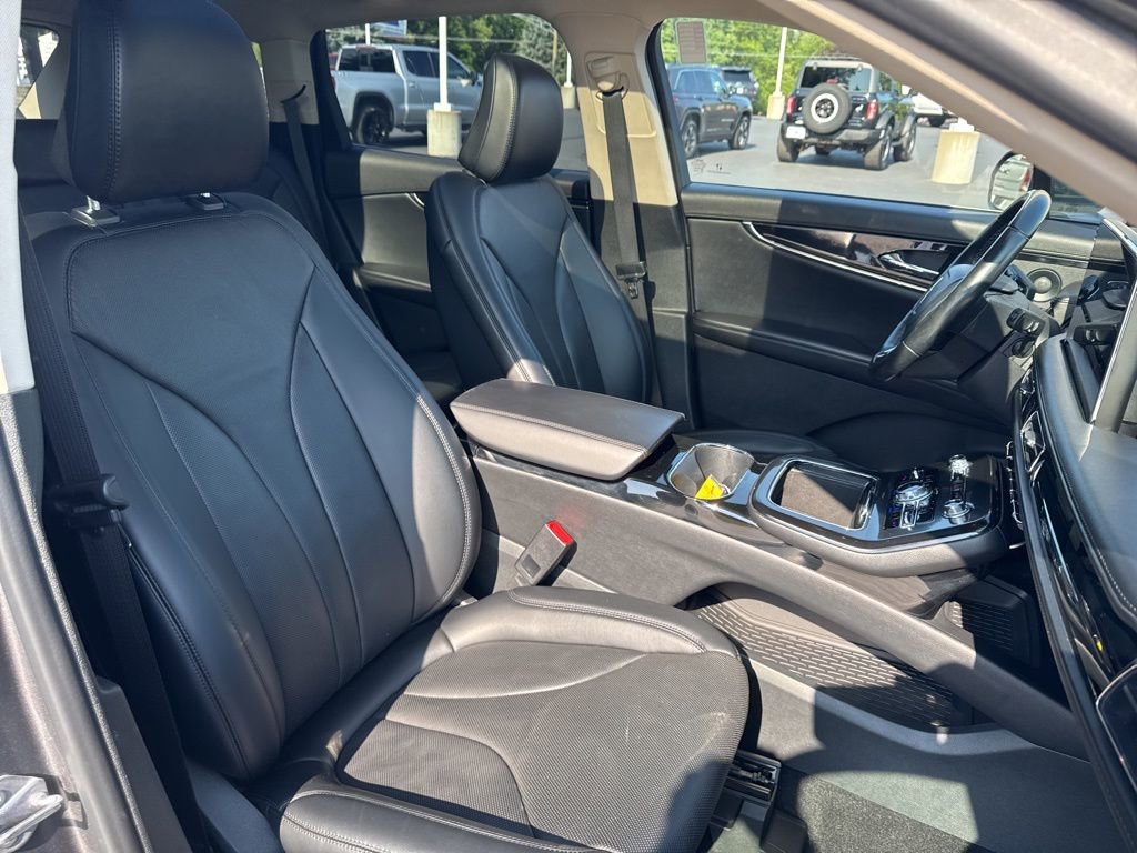 Used 2022 Lincoln Nautilus Reserve w/ Equipment Group 201A image 11