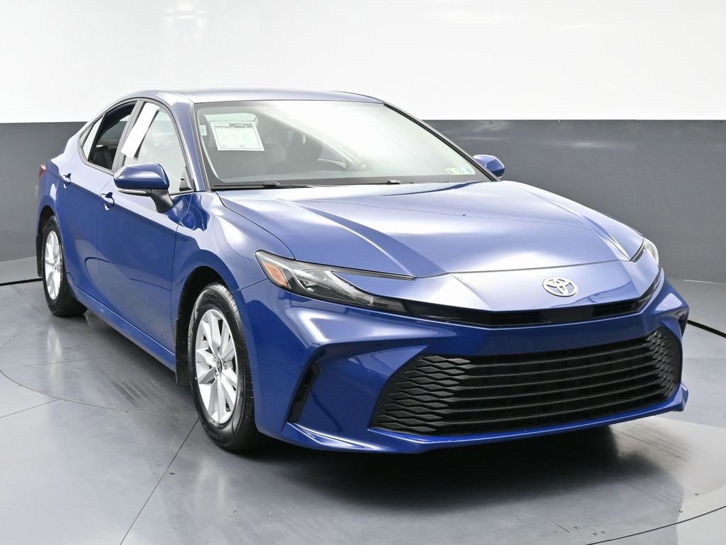 Used 2025 Toyota Camry LE w/ Convenience Package image 7