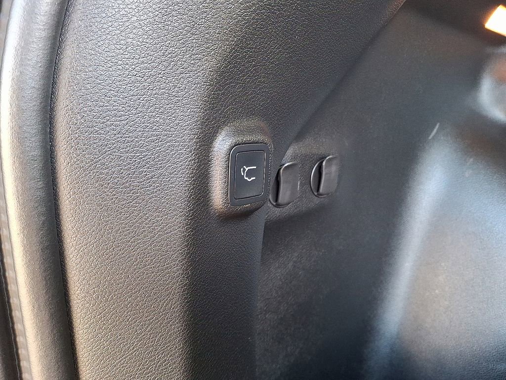 Used 2021 Jeep Cherokee Trailhawk w/ Premium Leather Package image 28