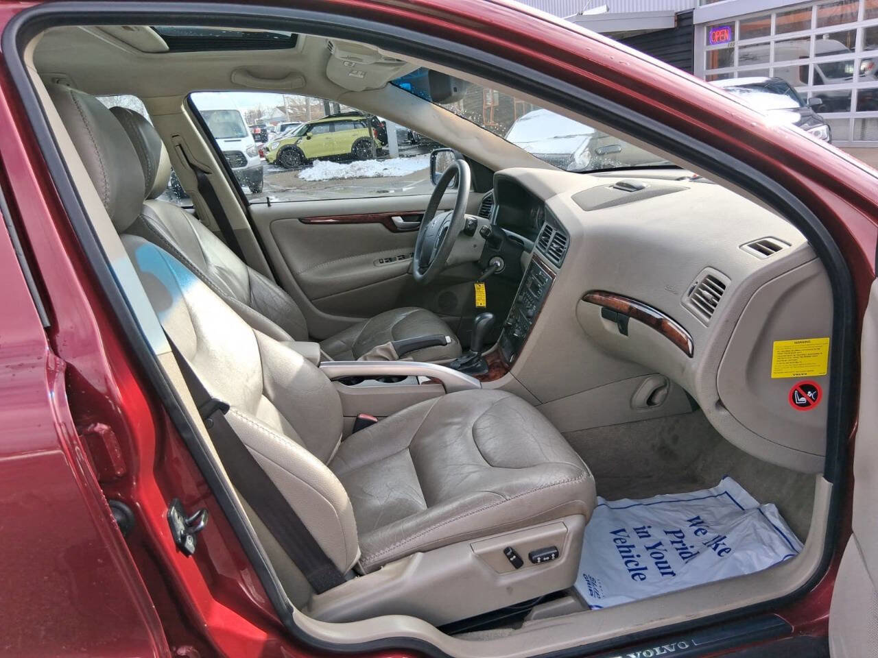 Used 2005 Volvo XC70 image 14