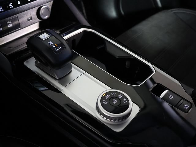 Used 2025 Mitsubishi Outlander SE FWD image 24